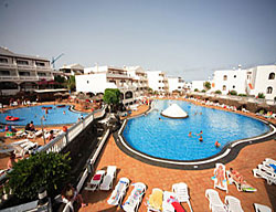 Apartamentos Teguisol