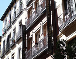 Apartasuites Satellite