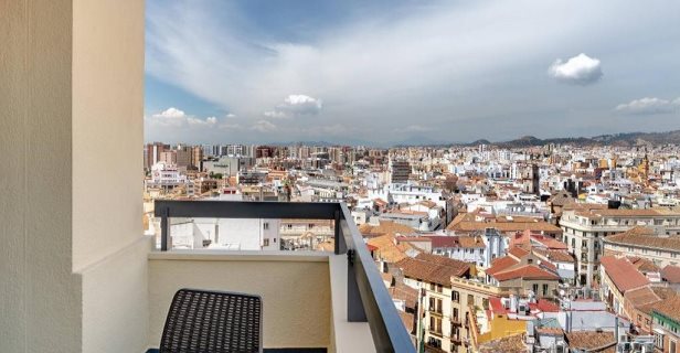 Imagen Terraza Room Mate Valeria Malaga Imagen Terraza Room Mate Valeria Malaga