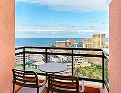 Hotel Diamante Suites