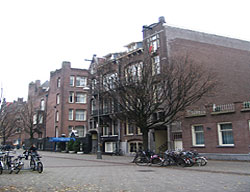 Hotel Vincent Van Gogh