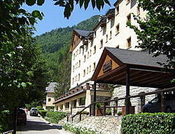 Hotel Manantial