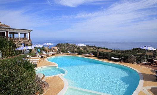 Viaje Cerdeña Bajaloglia Resort Viaje Cerdeña Bajaloglia Resort%>