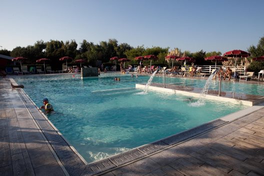 Viaje Cerdeña Hotel Club Esse Sporting Viaje Cerdeña Hotel Club Esse Sporting%>