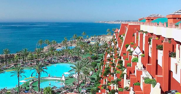 Hotel Holiday Village